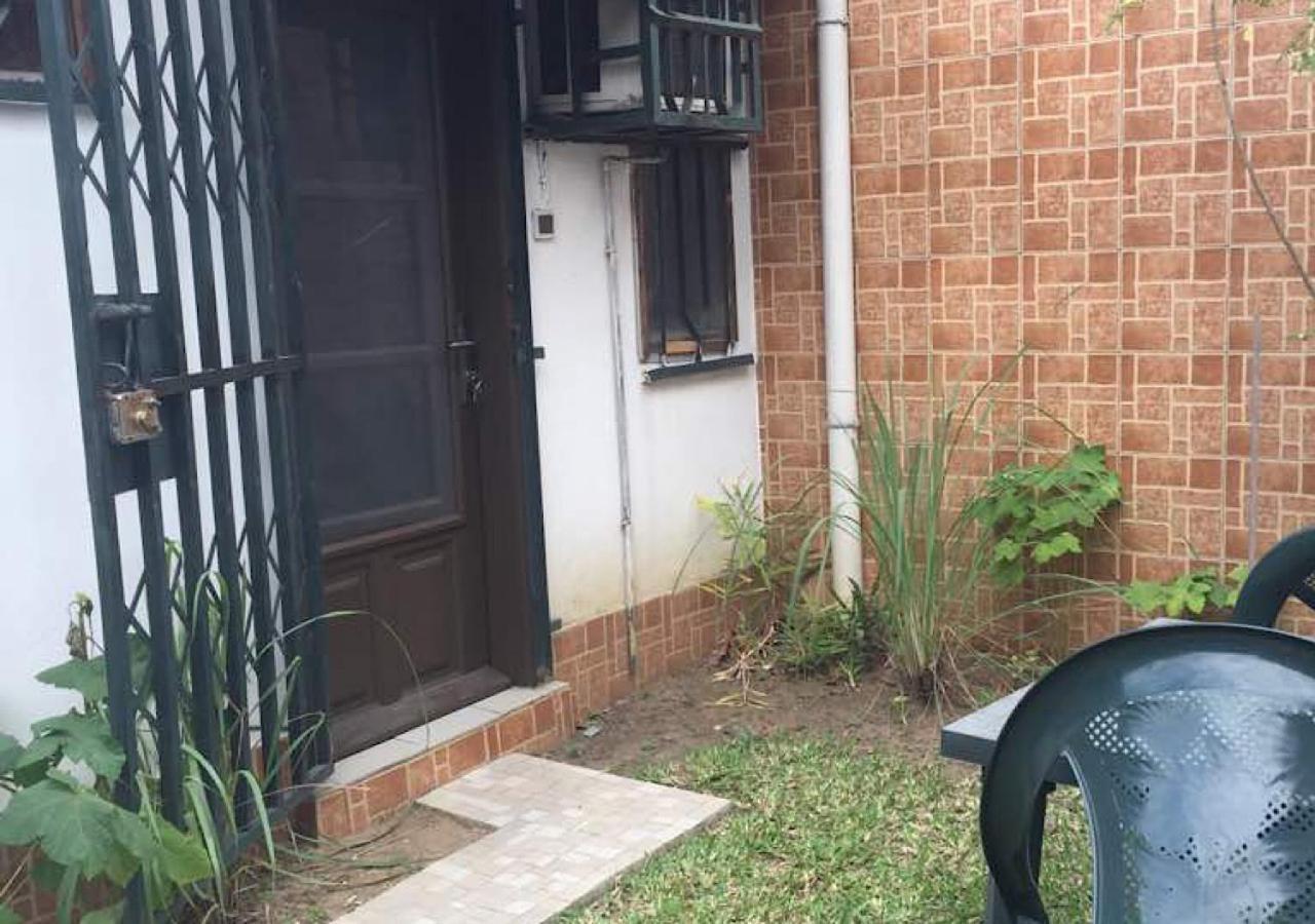 Villa Cb 阿比让 外观 照片